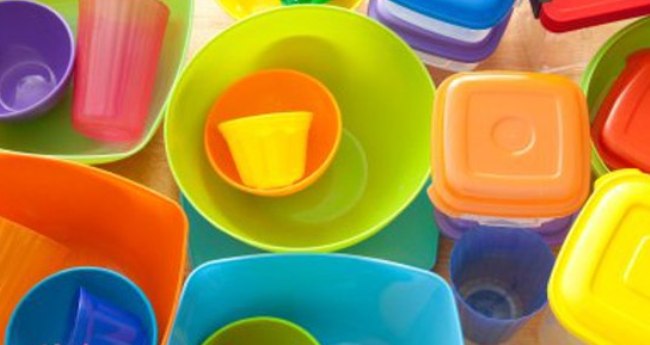 Пластиковая посуда: красивая, удобная и… коварная