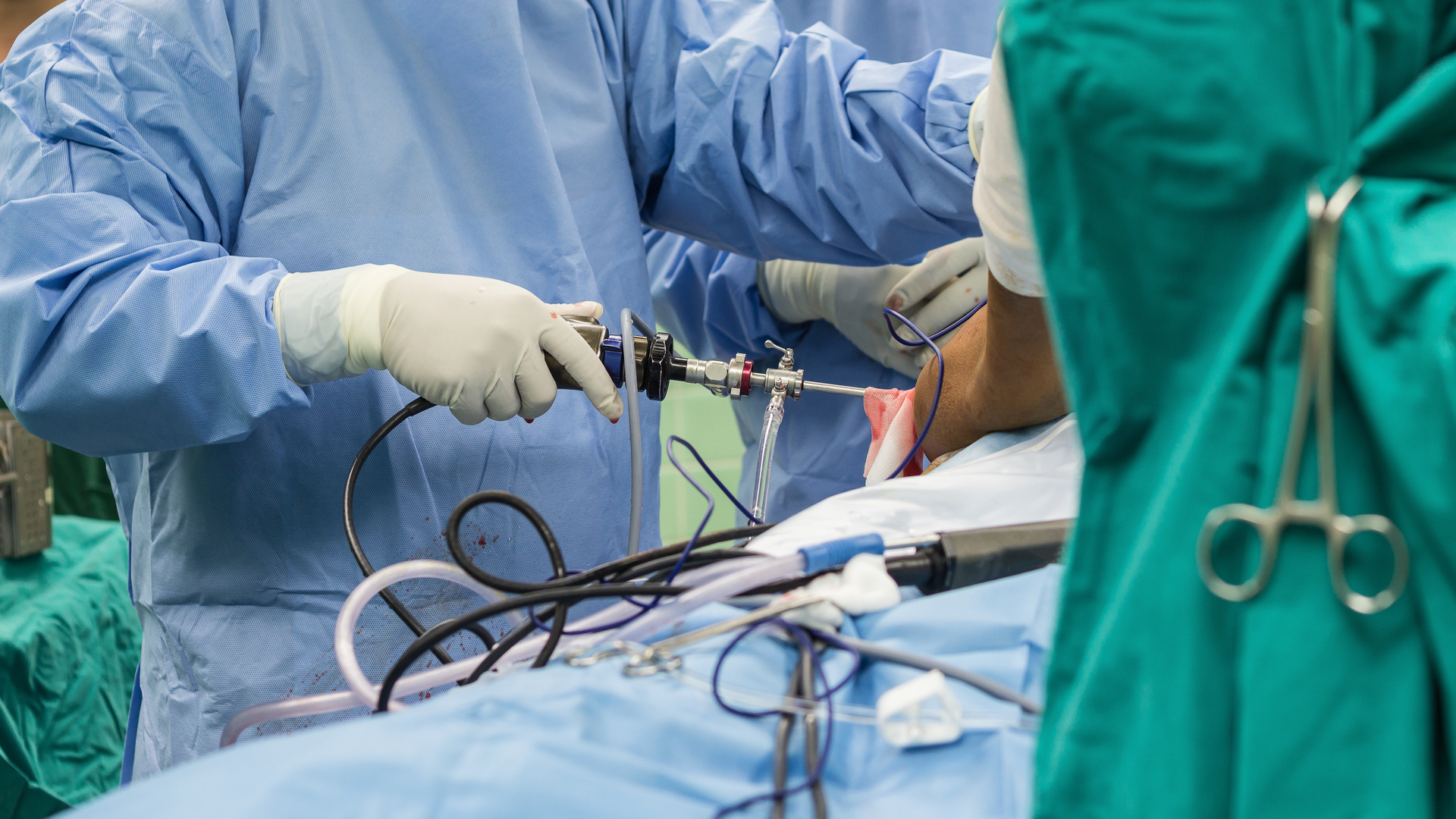 hirurgicheskie operacii na plechevom sustave